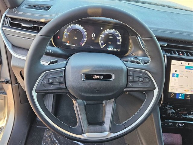 New 2025 Jeep Grand Cherokee Limited w/ Black Appearance Package image 15