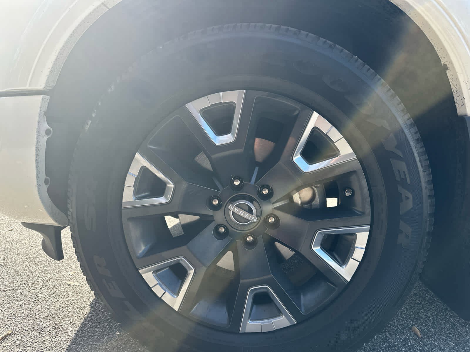 Used 2024 Nissan Titan Platinum Reserve w/ Moonroof Package image 6