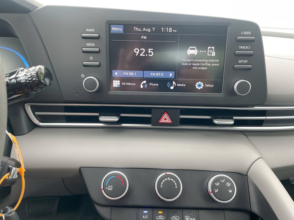 Used 2025 Hyundai Elantra SE FWD image 47
