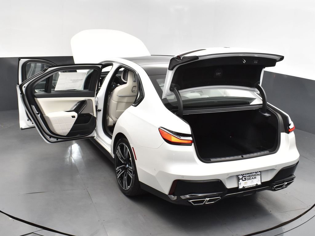 Certified 2024 BMW 760i xDrive w/ Executive Package image 48