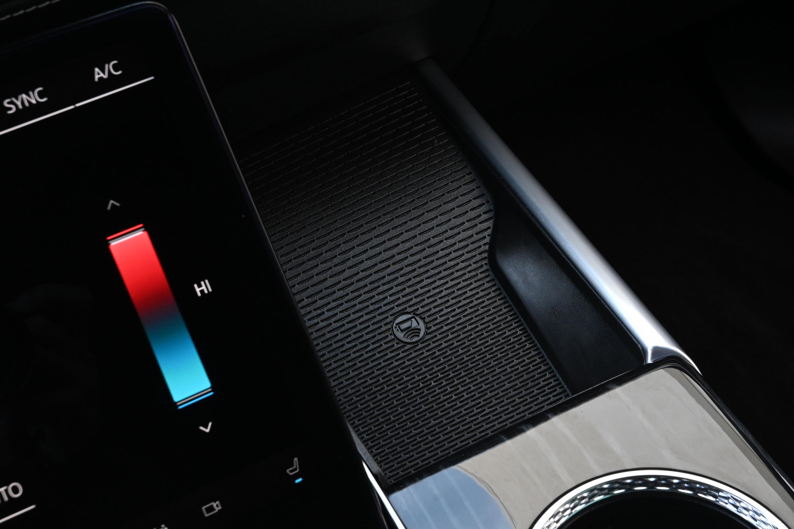 Used 2025 Cadillac Escalade Sport w/ Touring Package image 22