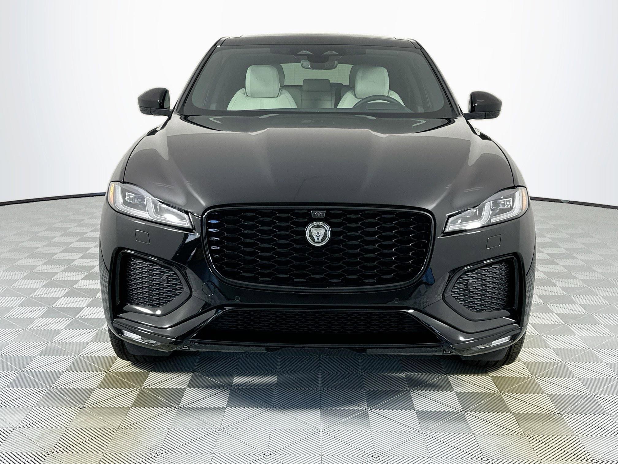 Used 2026 Jaguar F-PACE R-Dynamic S image 2