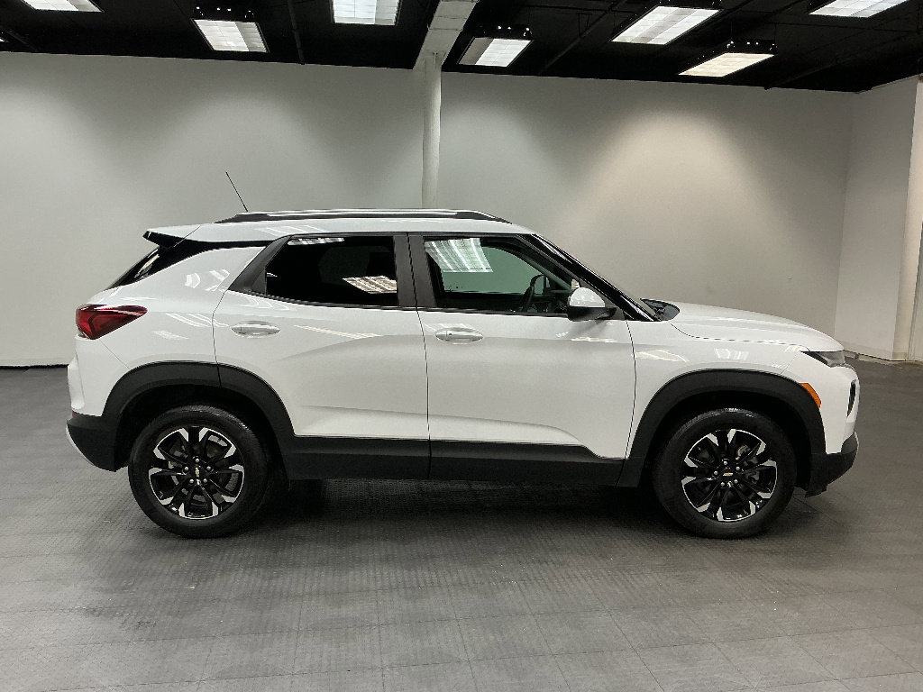 Used 2022 Chevrolet TrailBlazer LT w/ Convenience Package FWD image 6