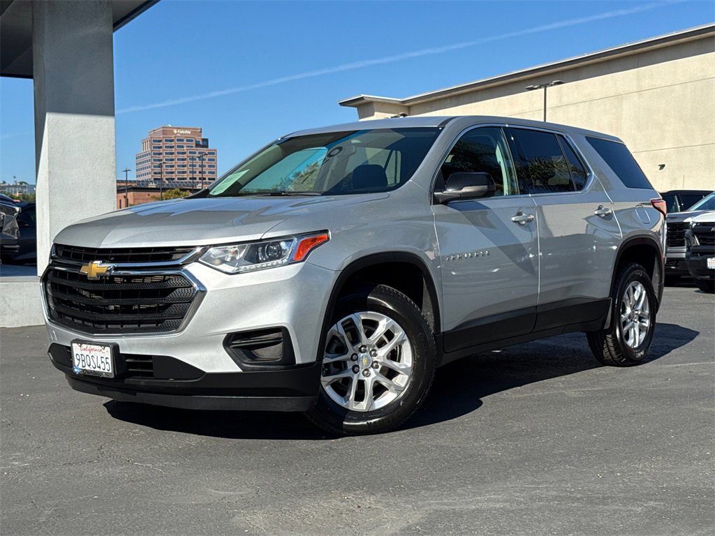 Used 2021 Chevrolet Traverse LS image 2