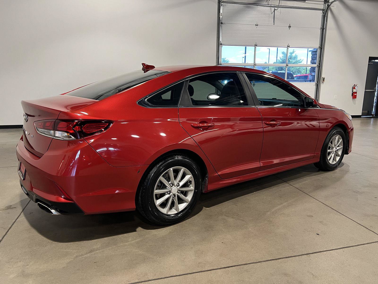 Used 2018 Hyundai Sonata SE FWD image 3