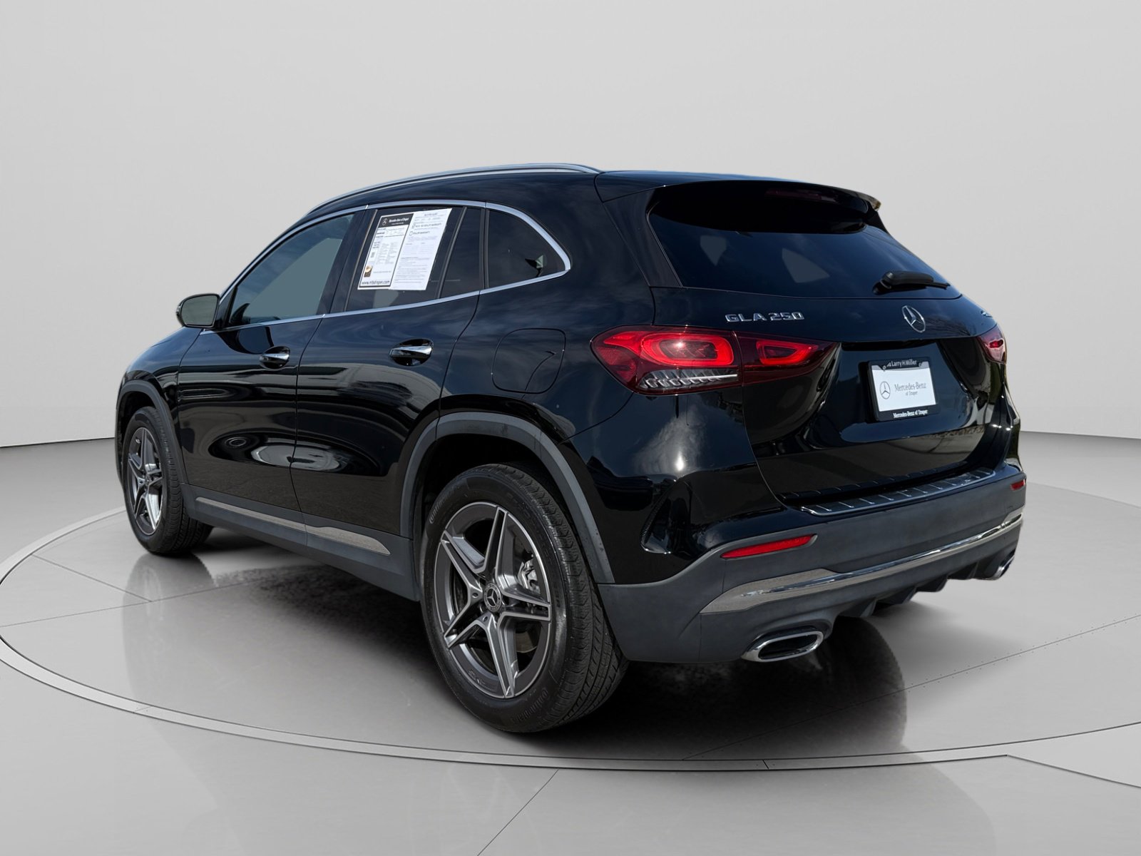 Used 2023 Mercedes-Benz GLA 250 4MATIC image 3