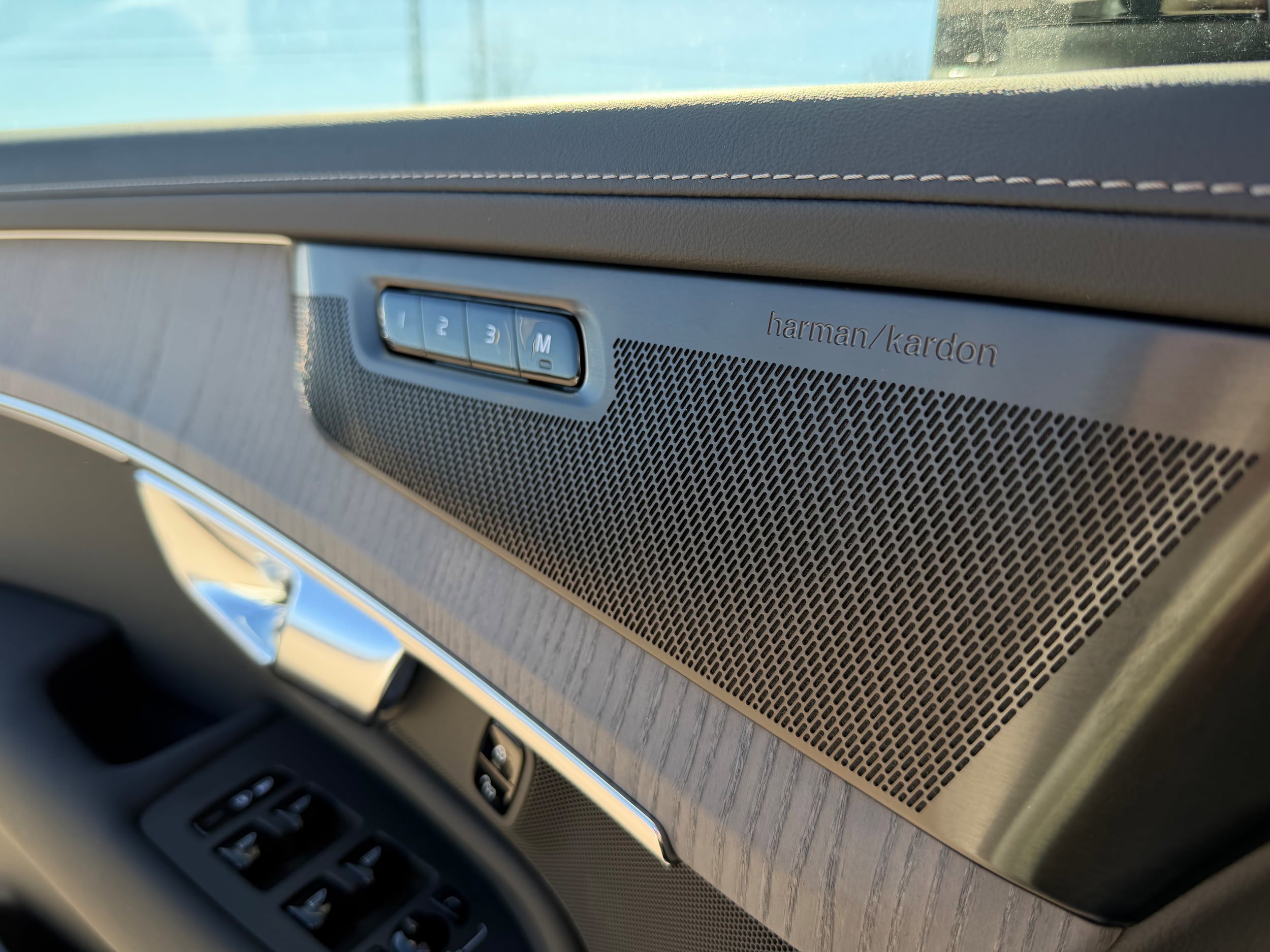 New 2026 Volvo XC90 B6 Ultra image 19