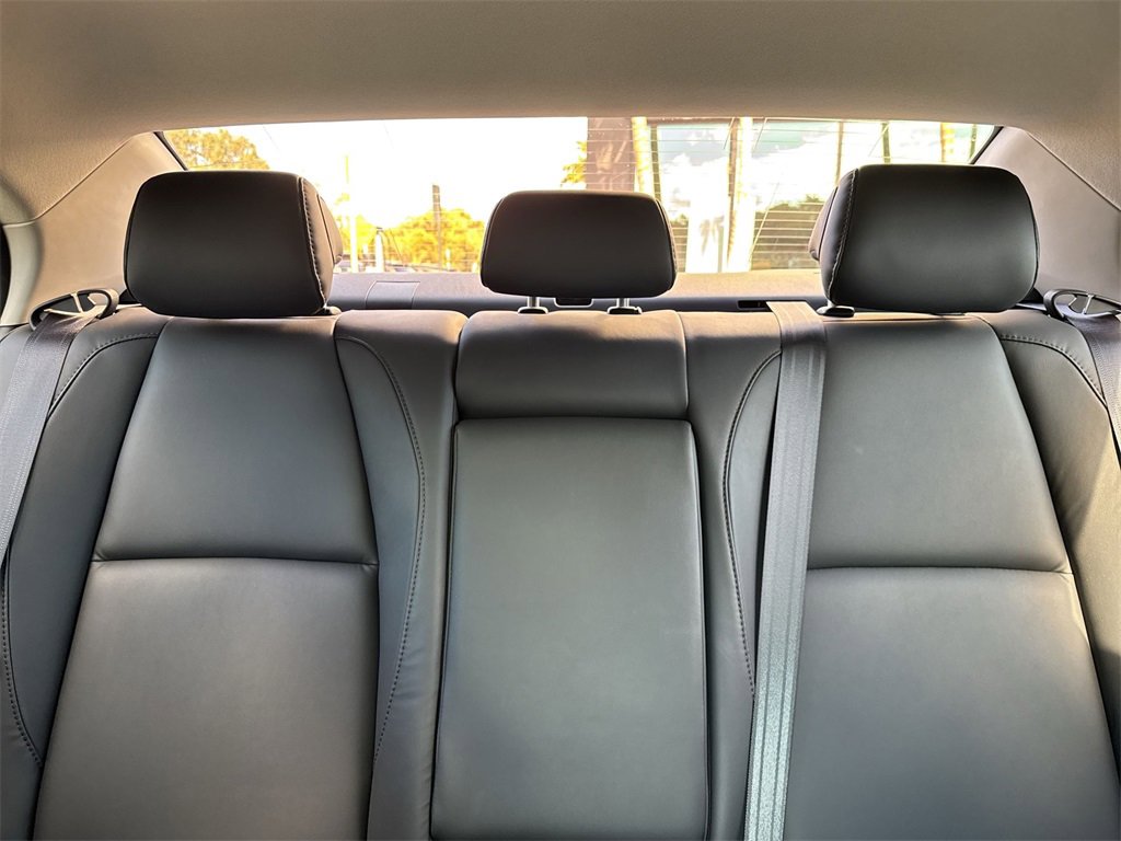 Used 2023 MAZDA MAZDA3 s image 19