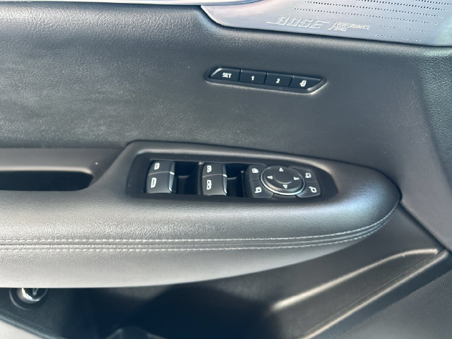 Used 2025 Cadillac XT6 Premium Luxury w/ Technology Package FWD image 28