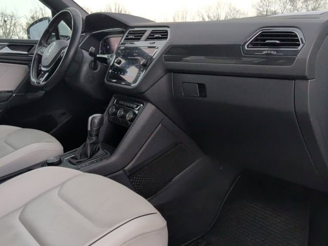 Used 2020 Volkswagen Tiguan SEL Premium R-Line image 27
