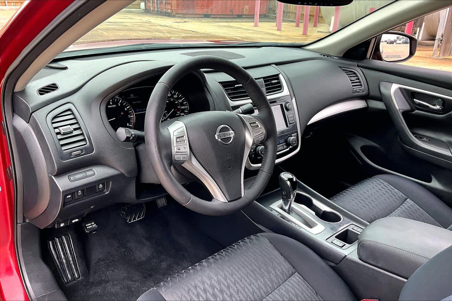 Used 2018 Nissan Altima 2.5 SV w/ 2.5 SV Technology Package FWD image 16