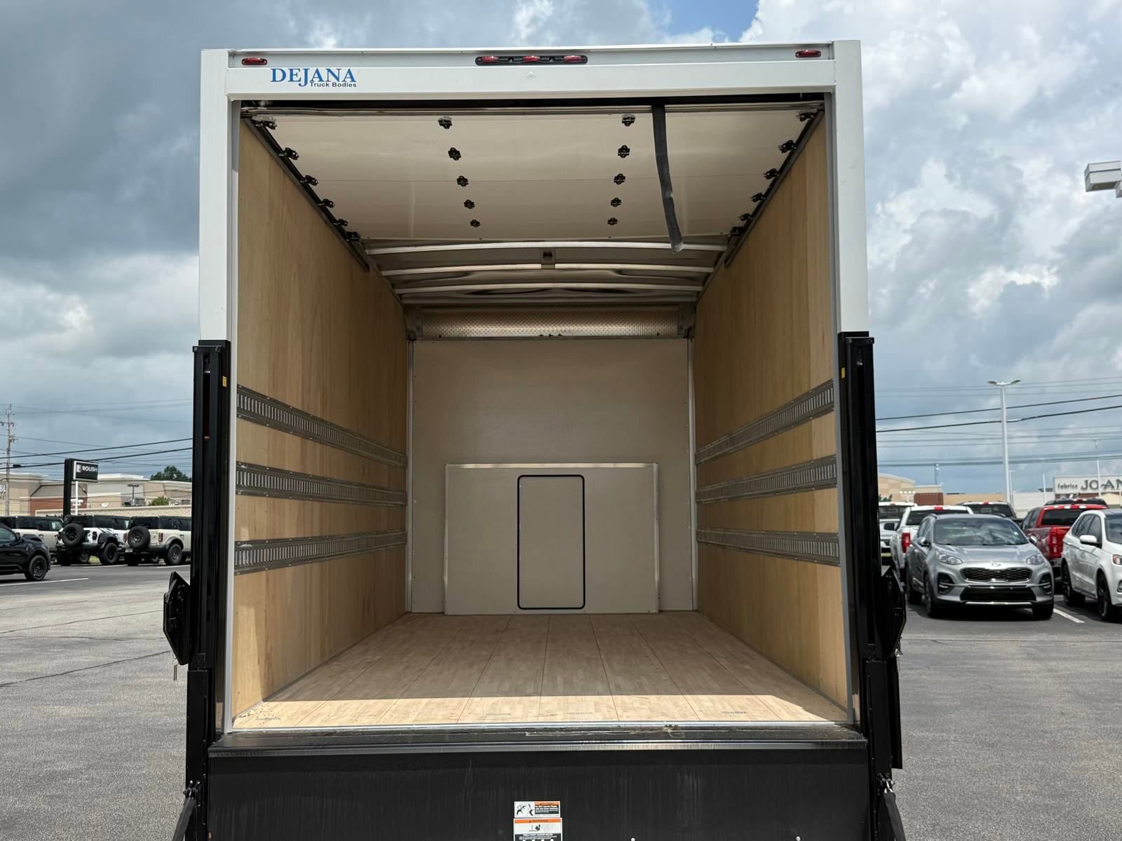 New 2024 Ford E-450 and Econoline 450 Super Duty w/ Power Windows & Locks Group image 25