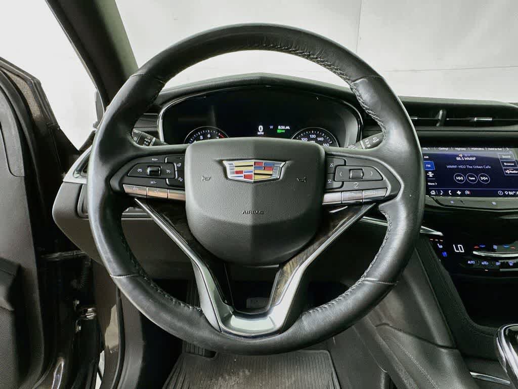 Used 2020 Cadillac XT6 Premium Luxury FWD image 16