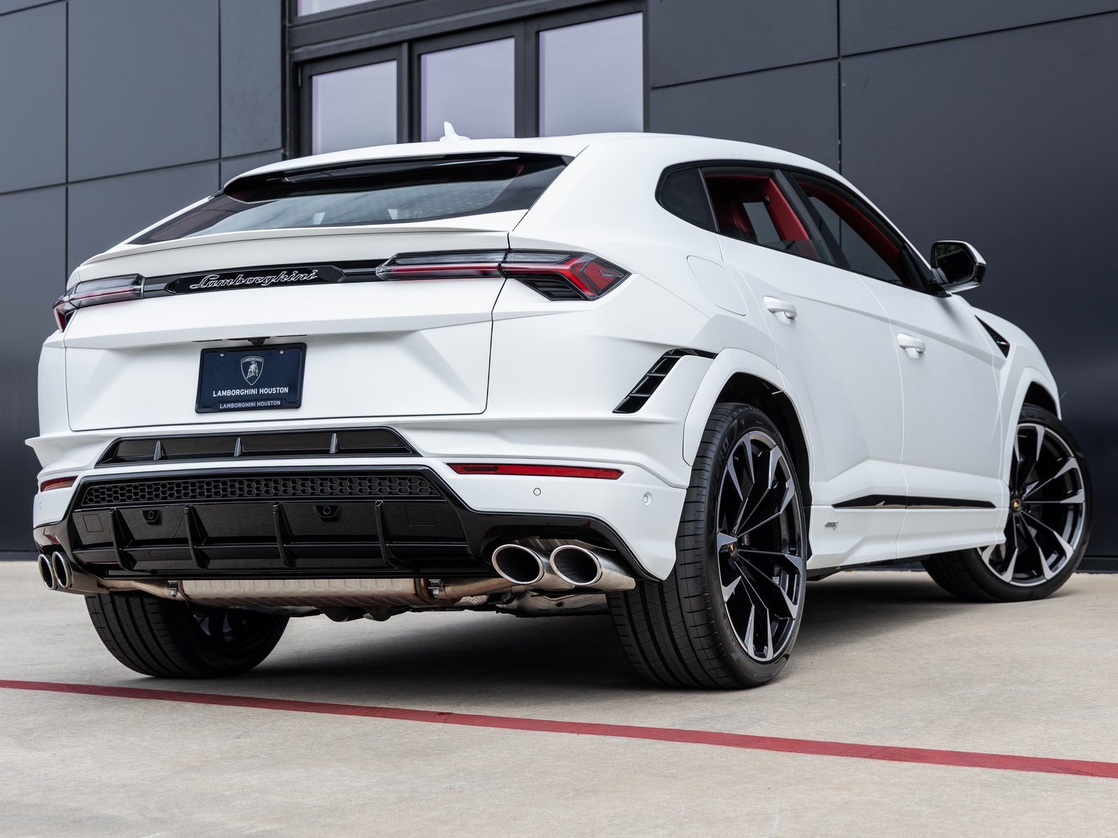 Used 2024 Lamborghini Urus S image 8