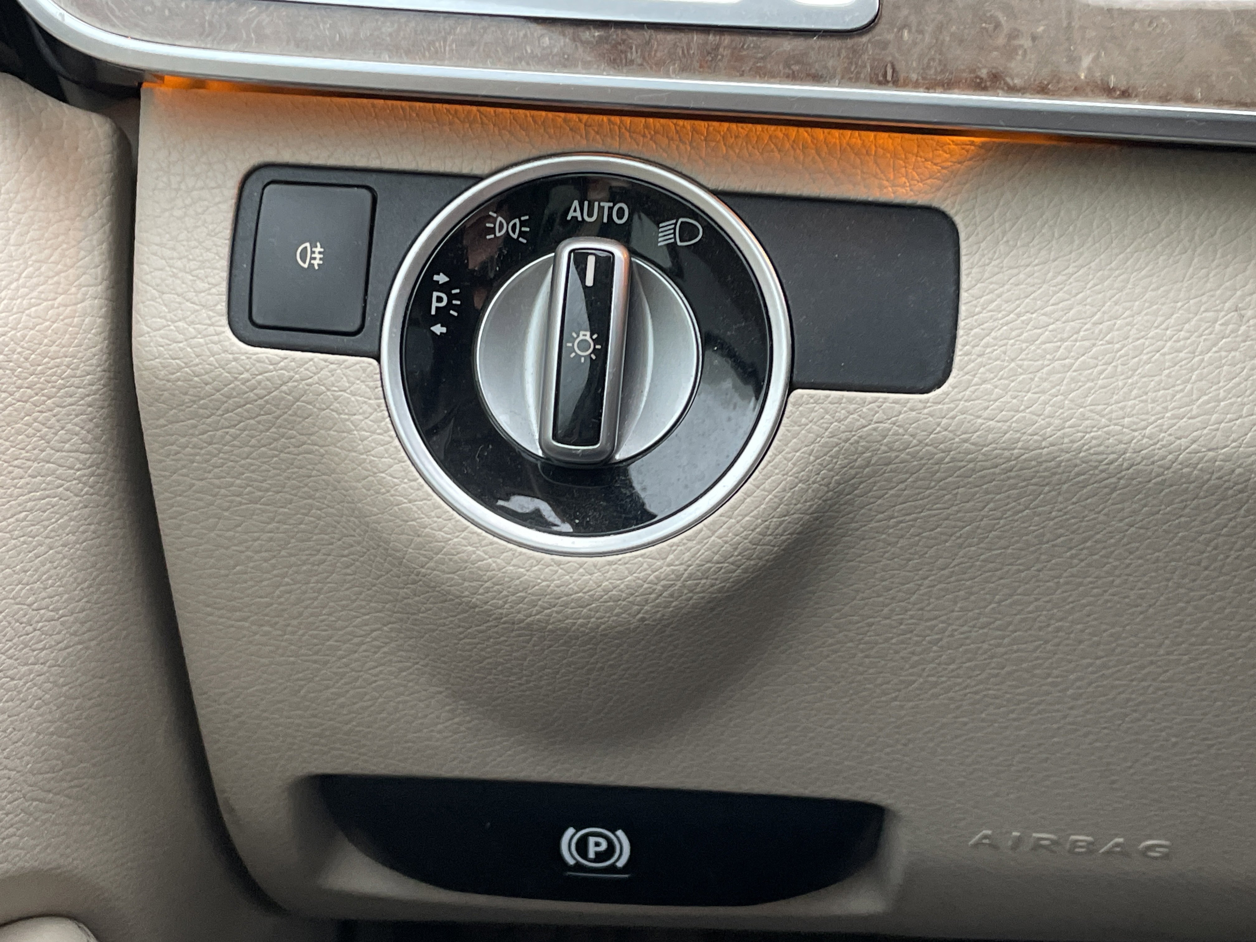 Used 2014 Mercedes-Benz E 250 BlueTEC Sedan image 24