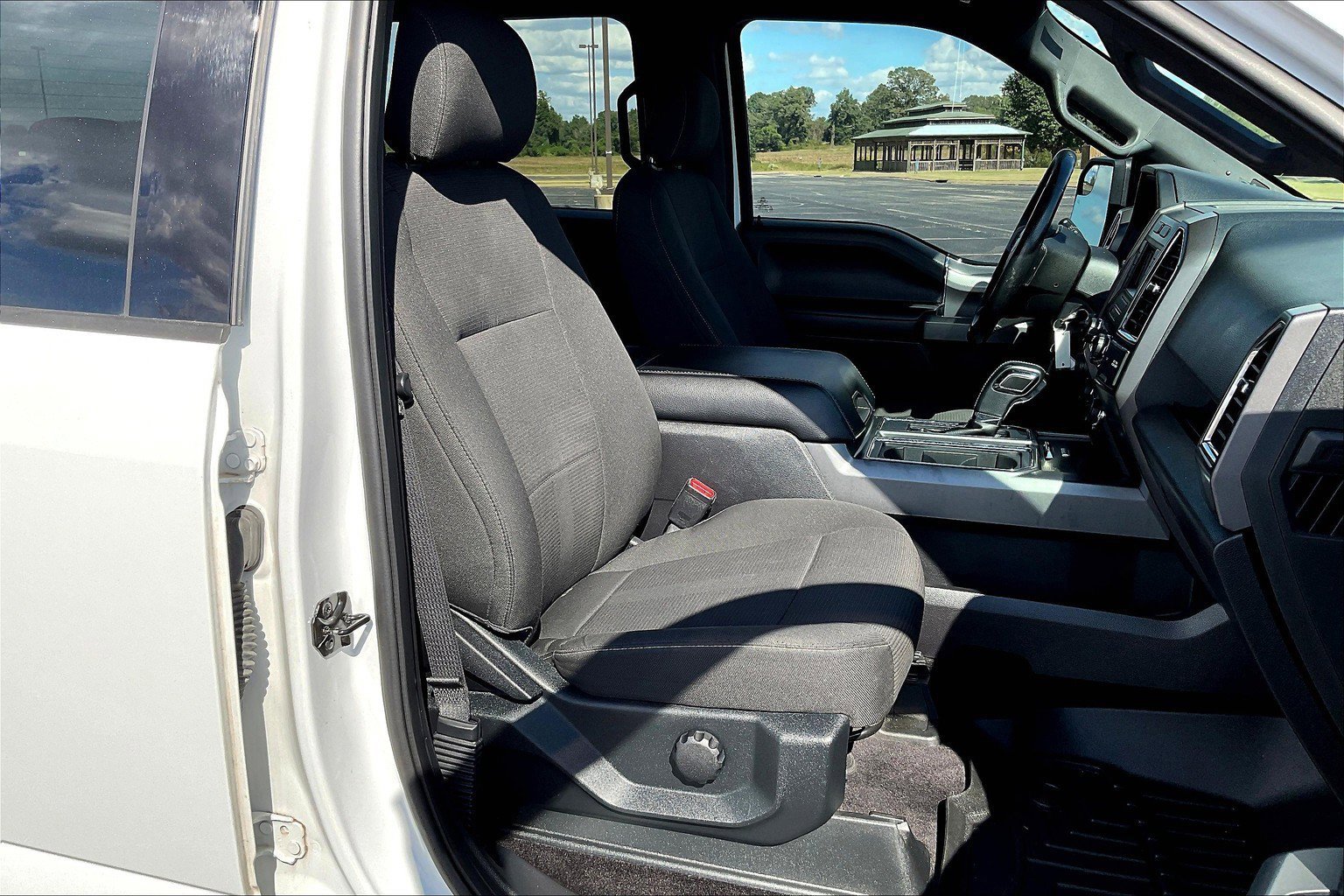 Used 2016 Ford F150 XLT w/ Equipment Group 301A Mid image 8