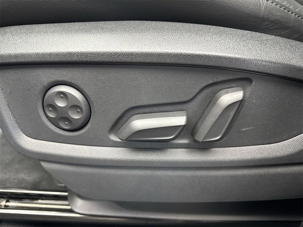 Certified 2024 Audi Q5 e Premium Plus image 12