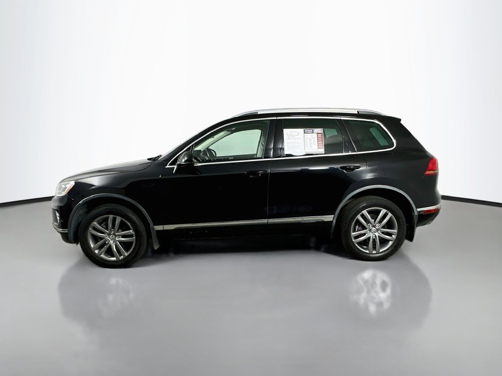 Used 2016 Volkswagen Touareg VR6 AWD/4WD image 5
