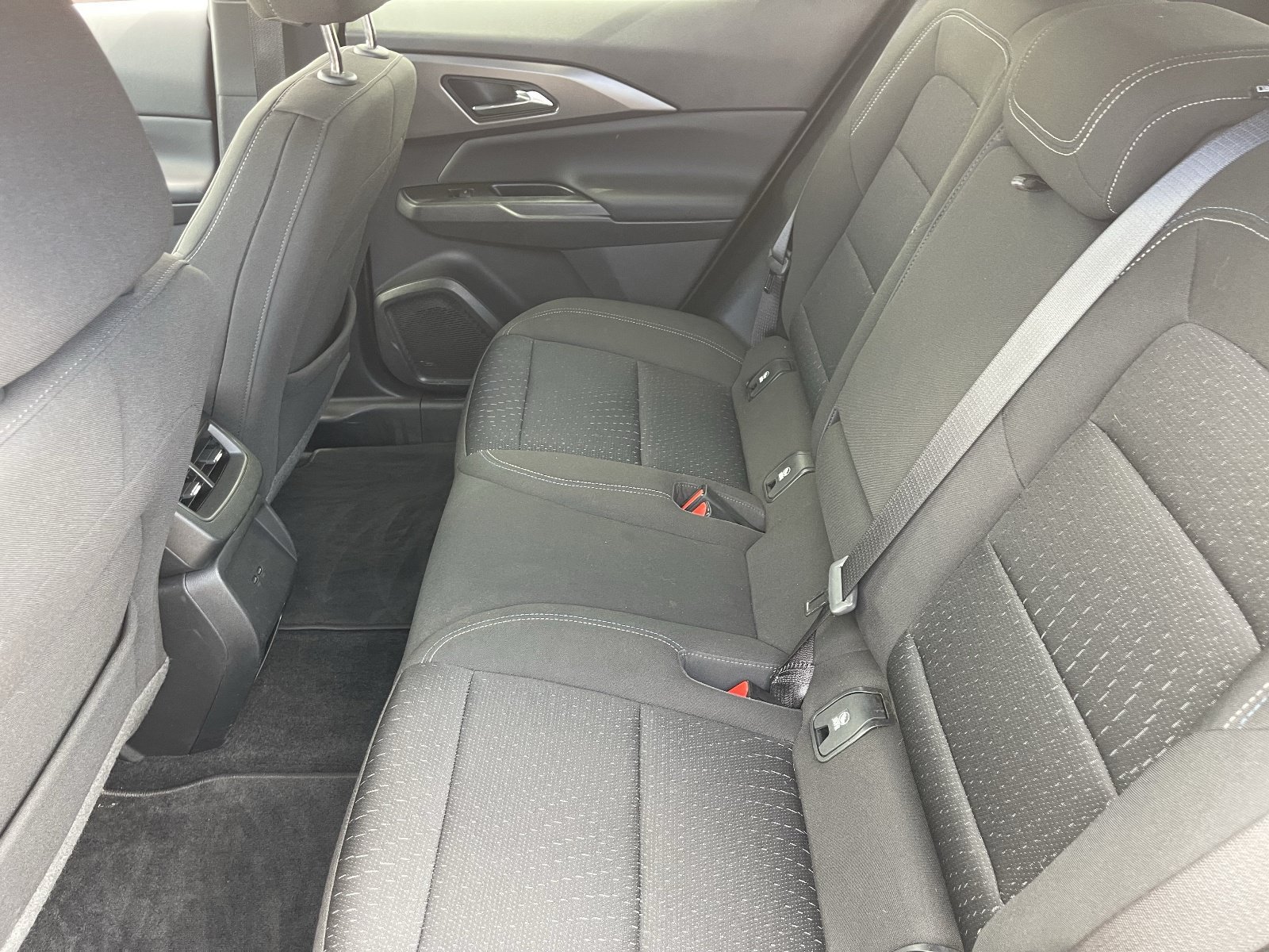 Used 2025 Chevrolet Equinox EV LT FWD image 18
