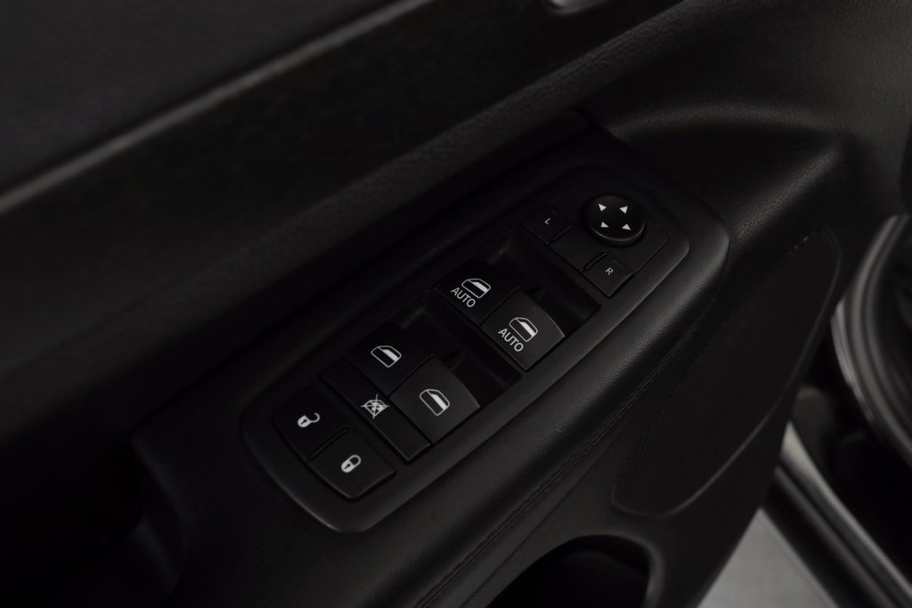 Used 2018 Jeep Grand Cherokee Laredo image 19