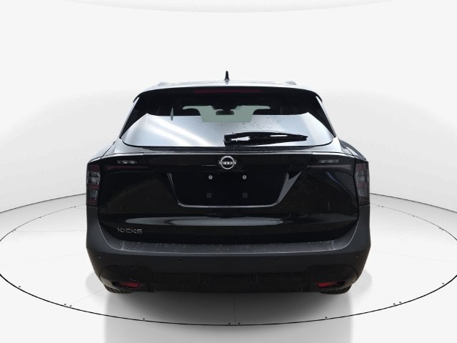New 2027 Nissan Kicks SR w/ SR Premium Package FWD image 7