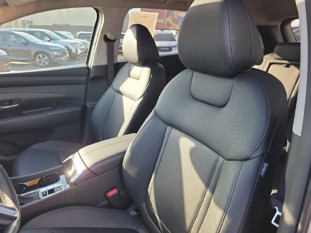 Certified 2025 Hyundai Tucson SEL AWD/4WD image 5