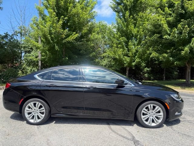 Used 2015 Chrysler 200 Limited w/ Convenience Group FWD image 2