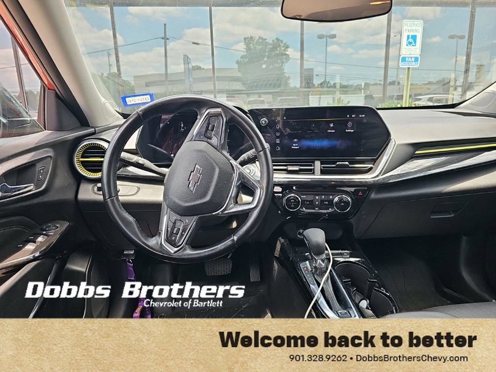 Used 2024 Chevrolet Trax ACTIV w/ Sunroof Package FWD image 9