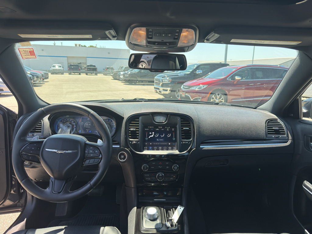 Used 2018 Chrysler 300 S w/ 300S Premium Group AWD/4WD image 29