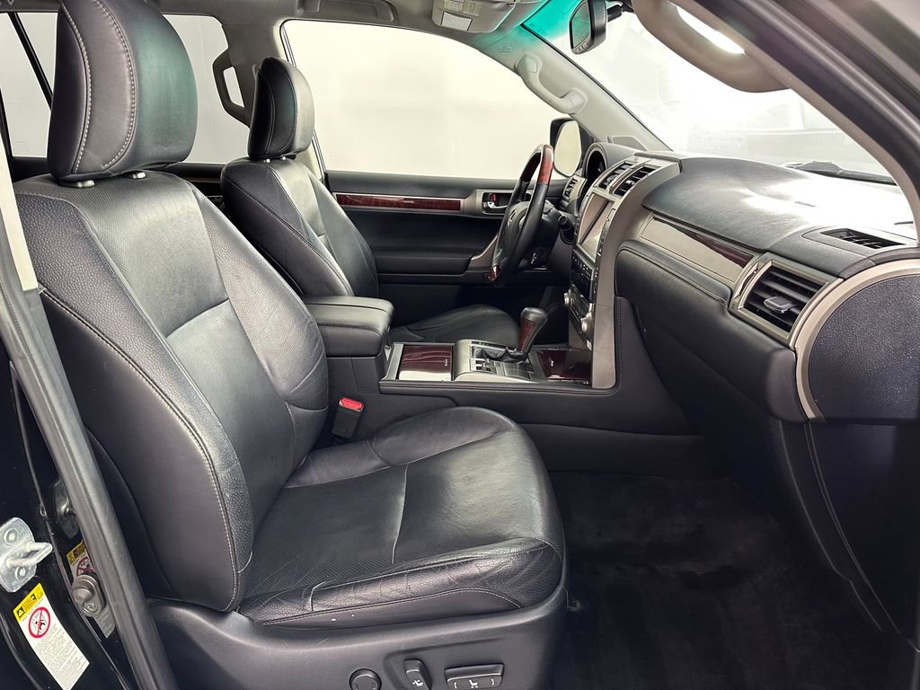 Used 2016 Lexus GX 460 w/ Premium Package AWD/4WD image 22