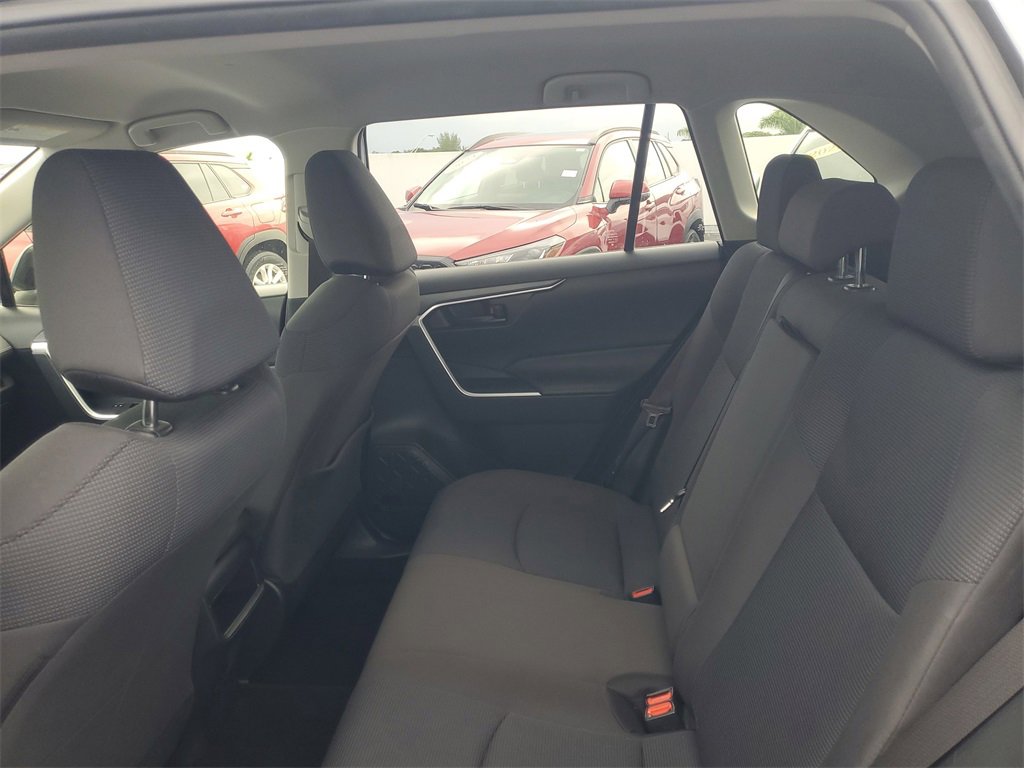 Used 2019 Toyota RAV4 LE image 12