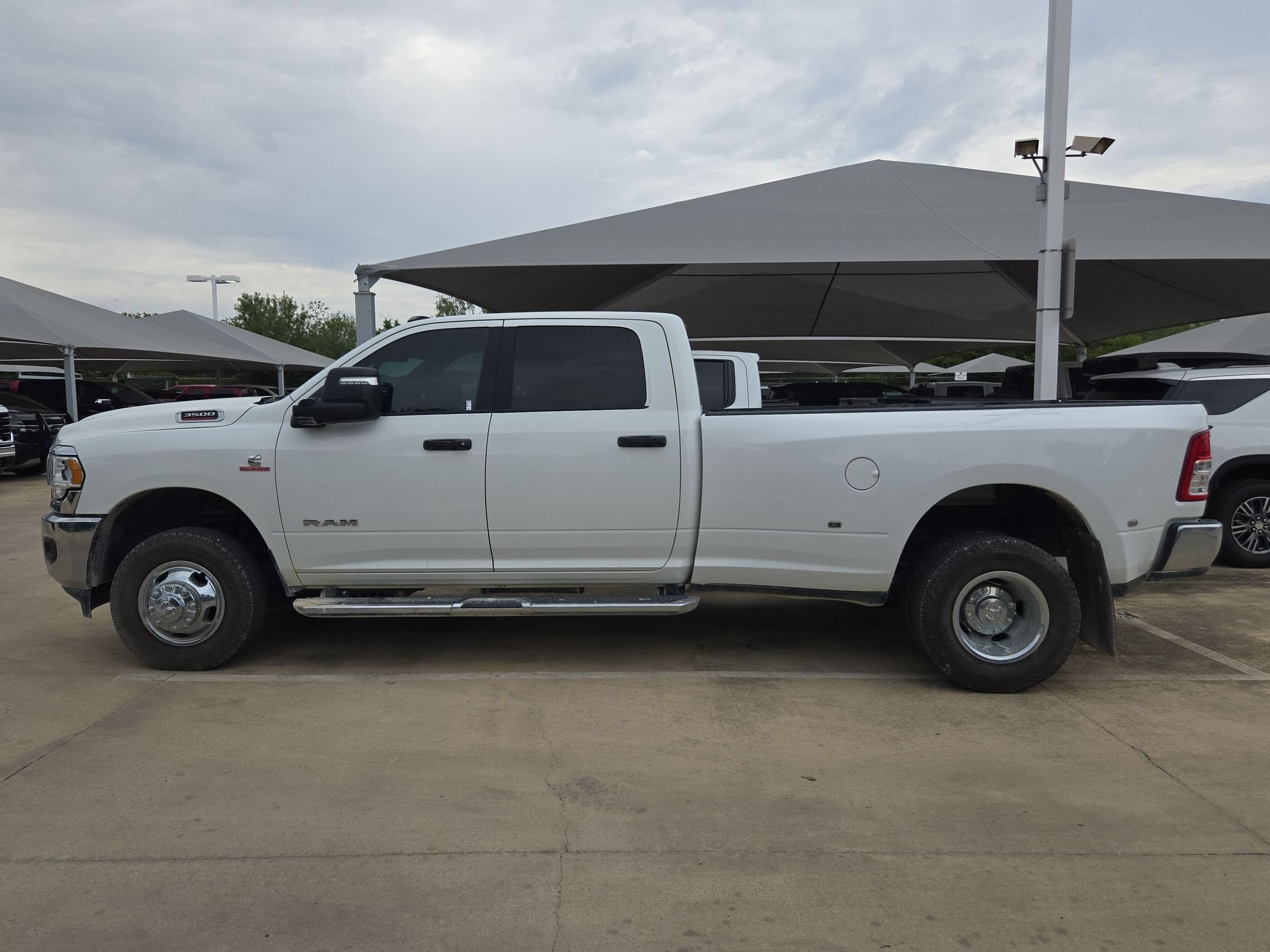 Used 2024 RAM 3500 Big Horn AWD/4WD image 4