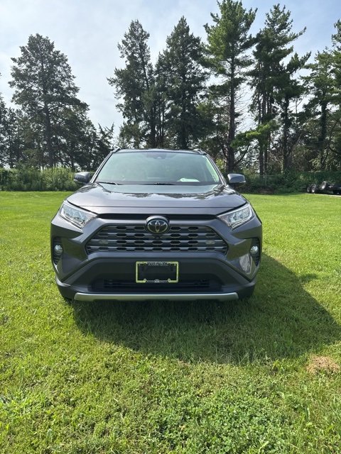 Used 2020 Toyota RAV4 Limited image 3