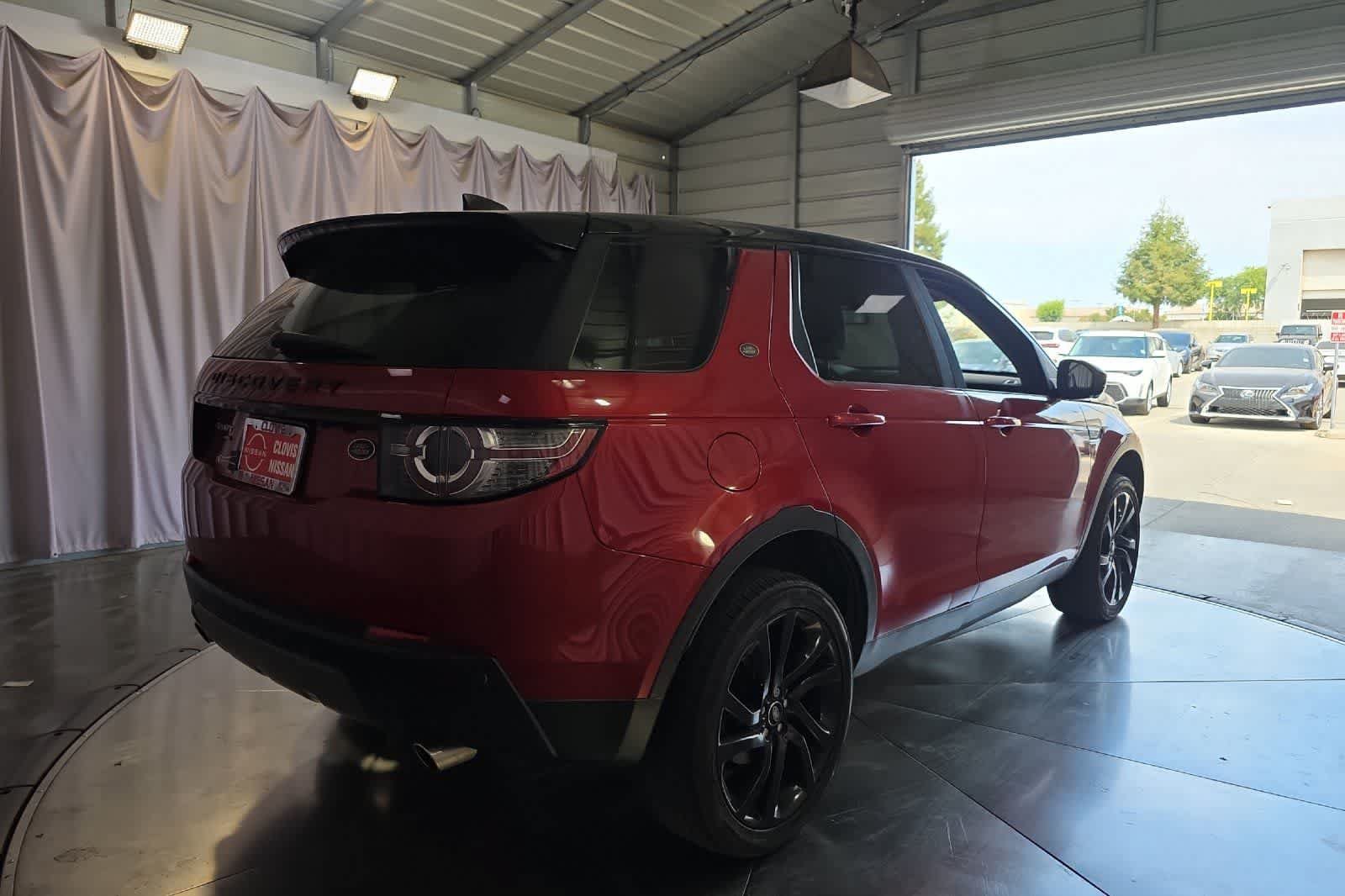 Used 2017 Land Rover Discovery Sport HSE Luxury AWD/4WD image 3