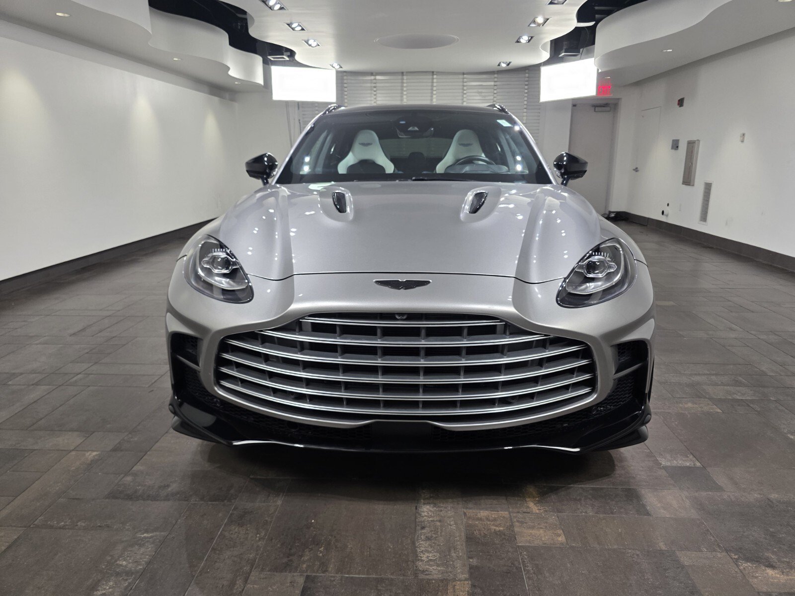 Used 2023 Aston Martin DBX 707 AWD/4WD image 7