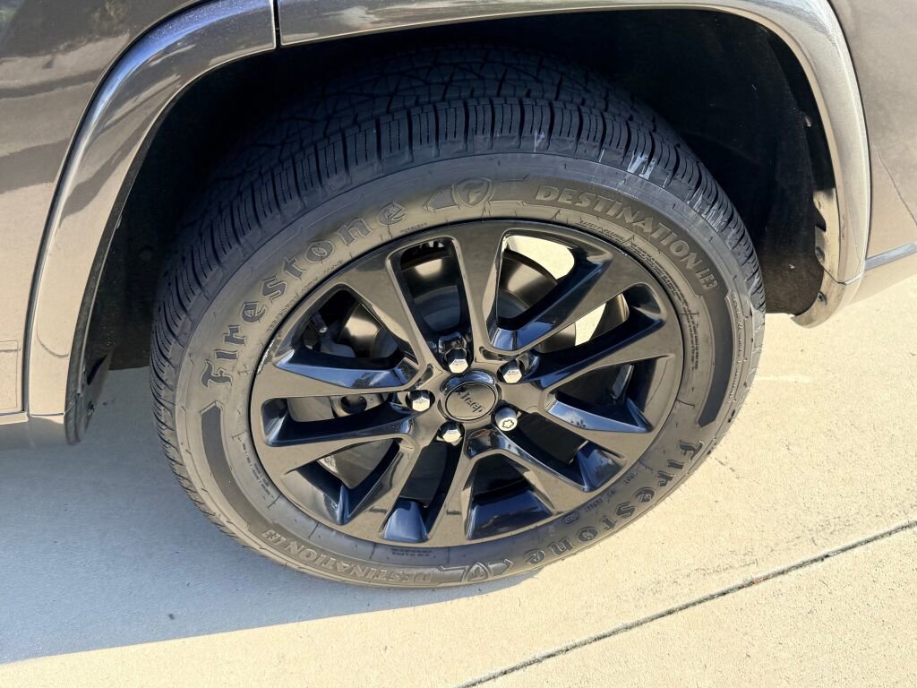 Used 2019 Jeep Grand Cherokee Altitude image 9