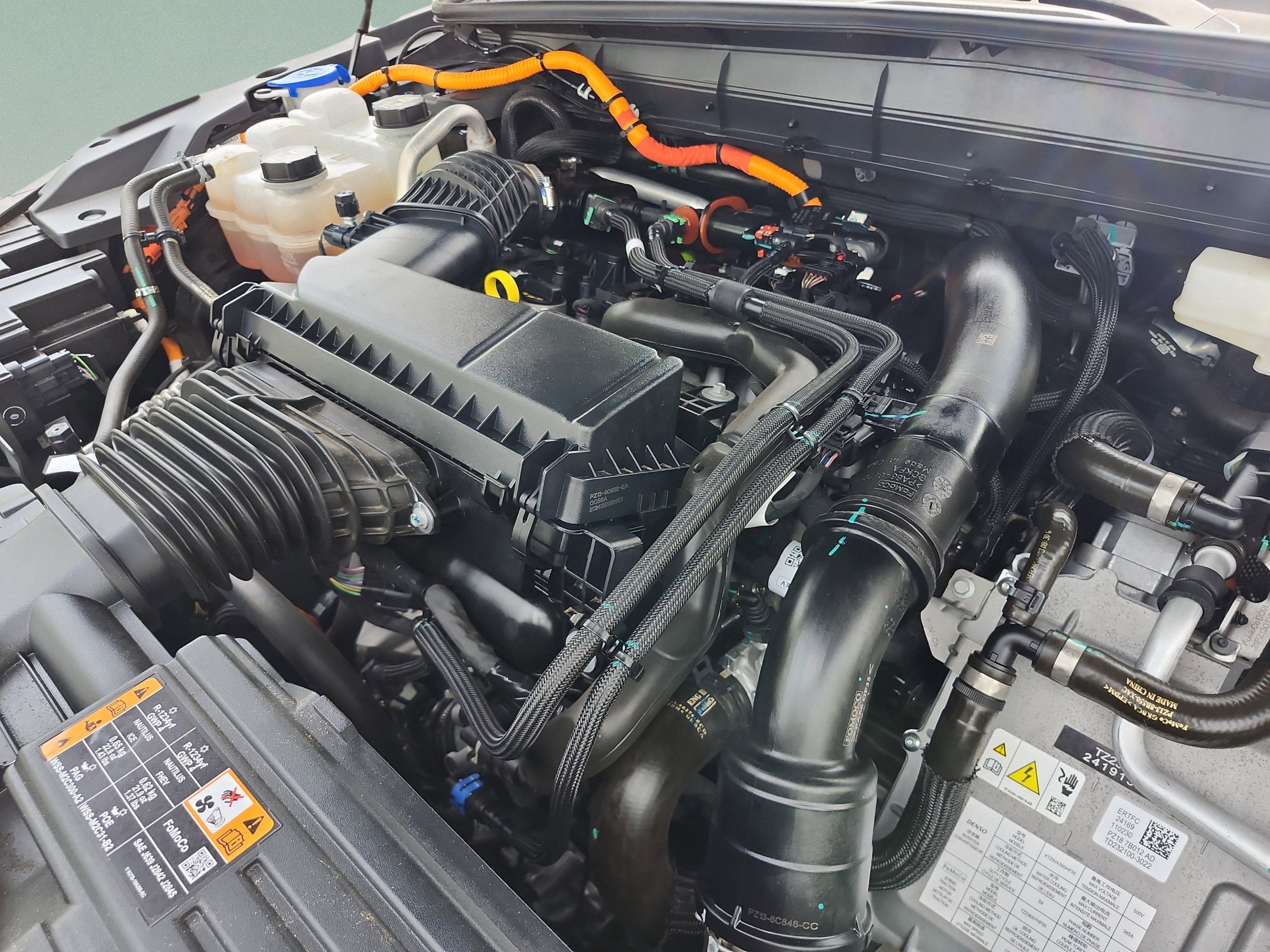 Used 2025 Lincoln Nautilus Premier AWD/4WD image 24