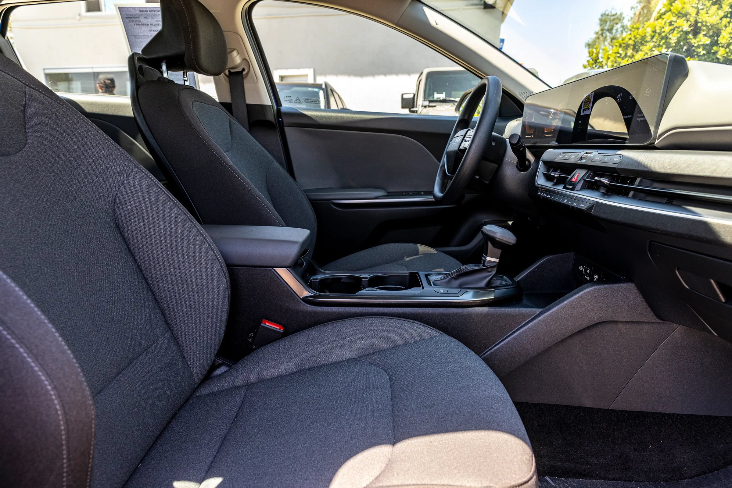 Used 2025 Kia K4 FWD image 31