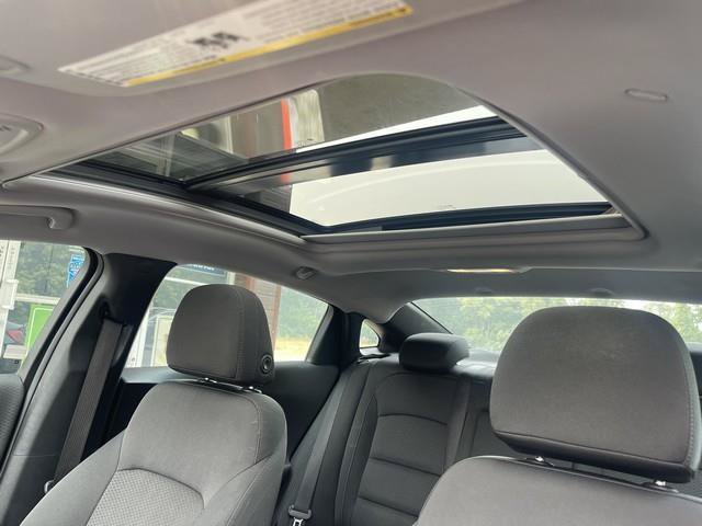 Used 2016 Chevrolet Malibu LT FWD image 16