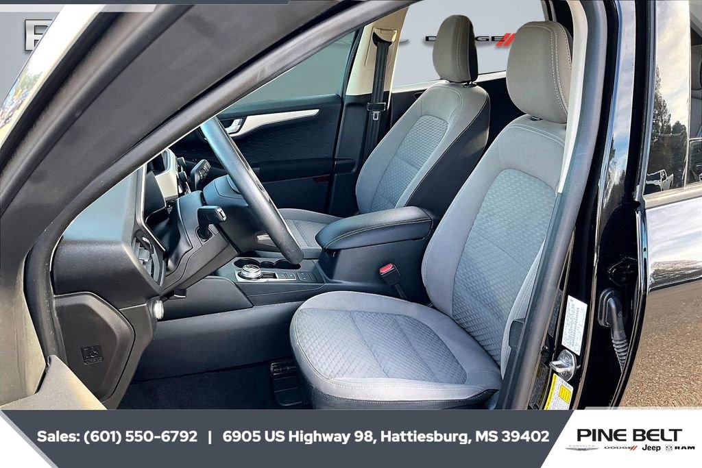 Used 2020 Ford Escape SE image 18