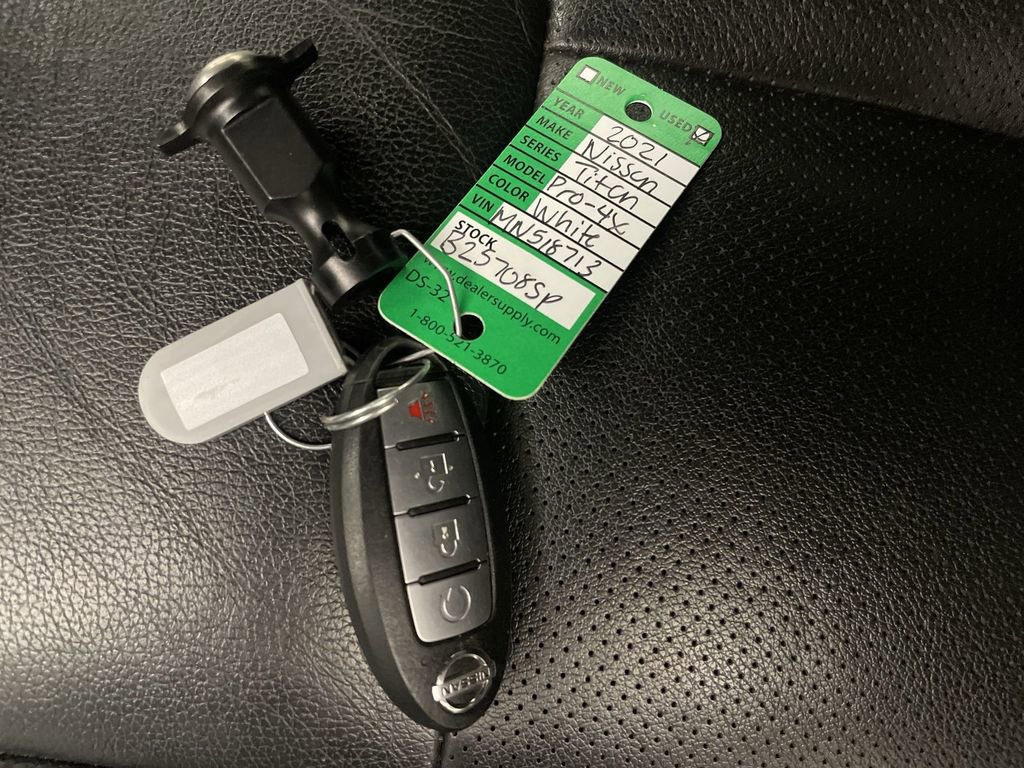 Used 2021 Nissan Titan PRO-4X w/ Pro-4x Convenience Package AWD/4WD image 30