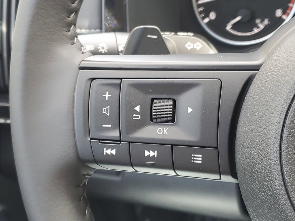 New 2025 Nissan Pathfinder SV image 15