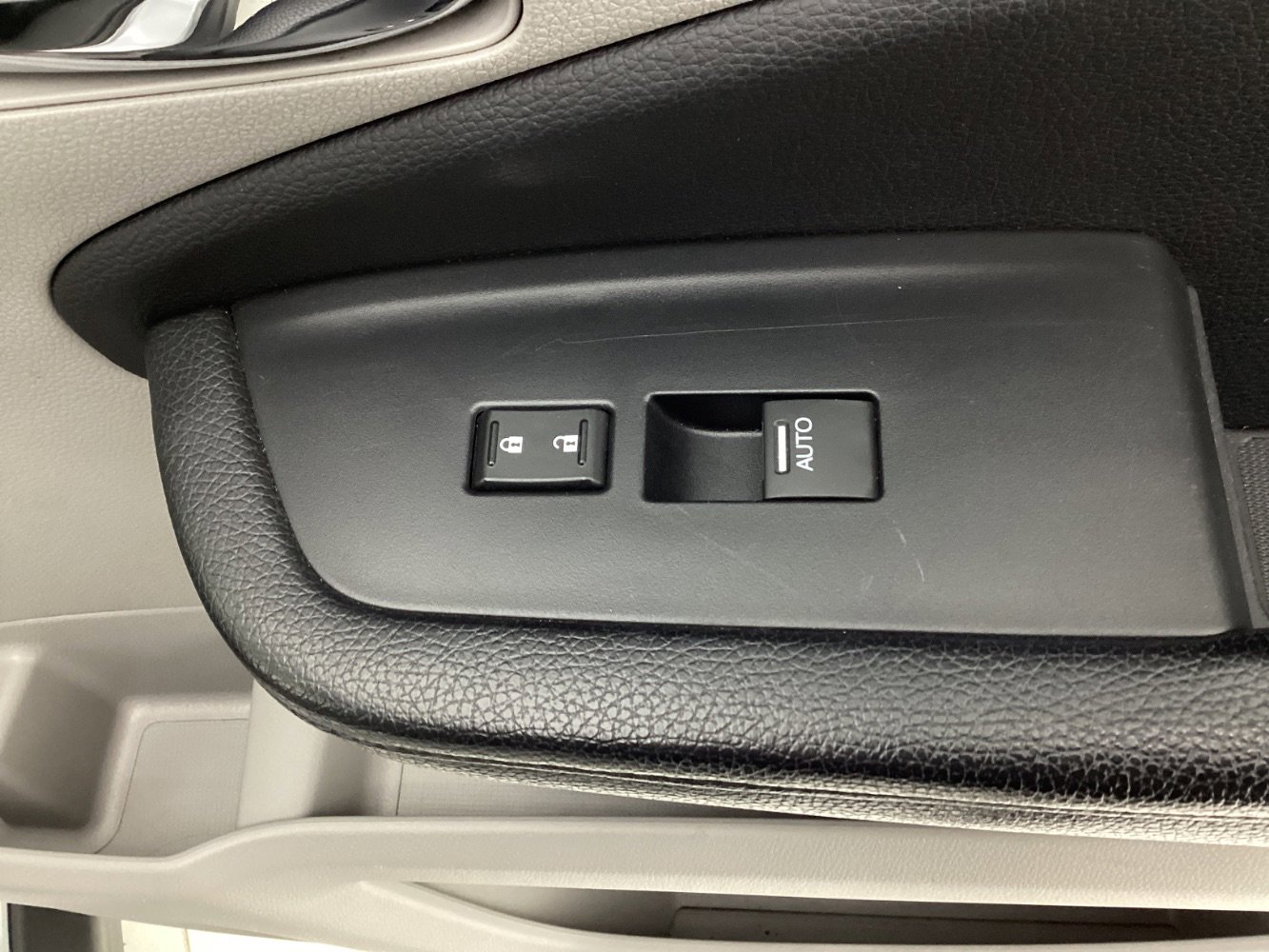 Used 2017 Honda Pilot EX-L image 41