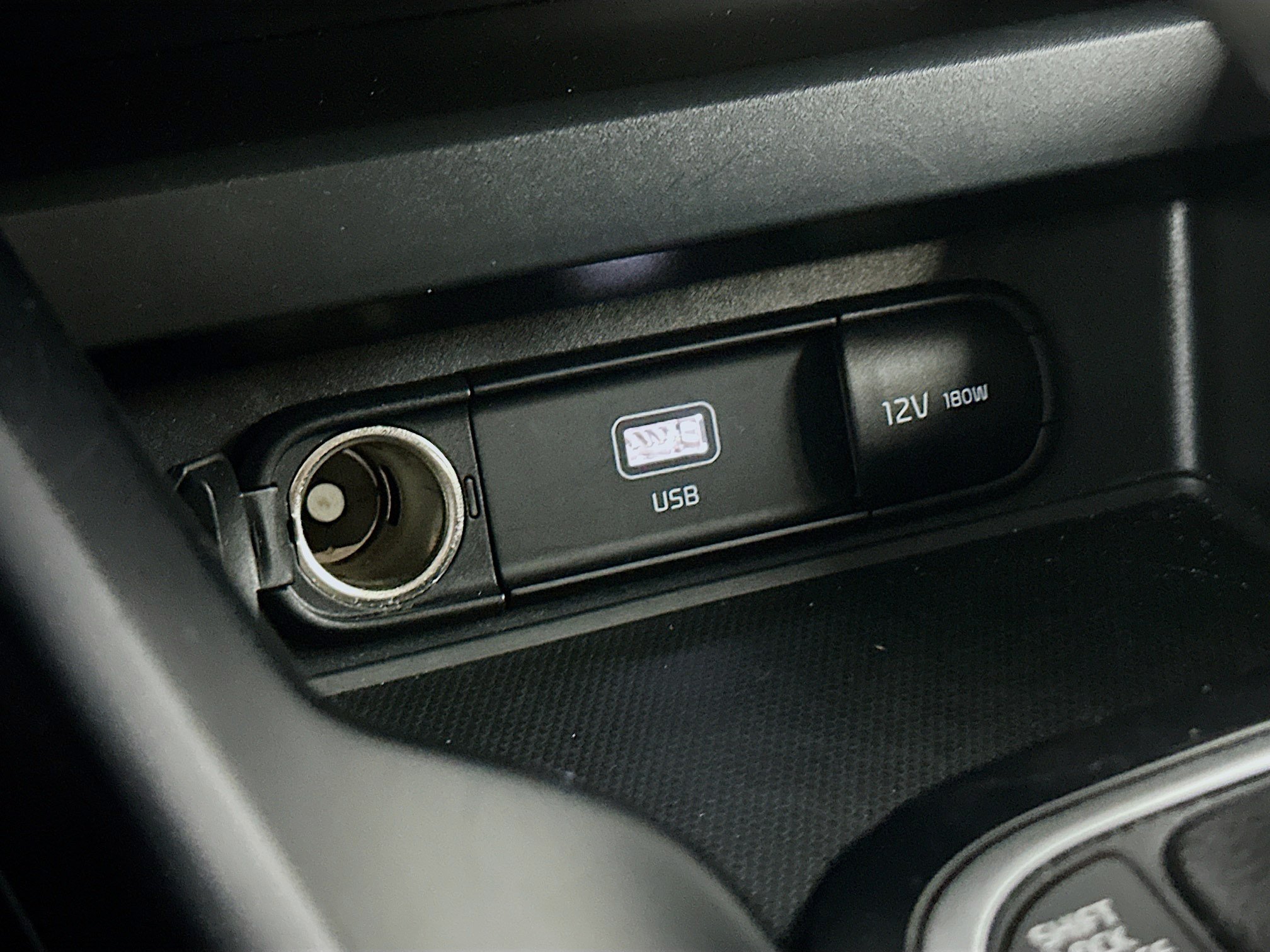 Used 2025 Kia Soul LX w/ LX Technology Package FWD image 25