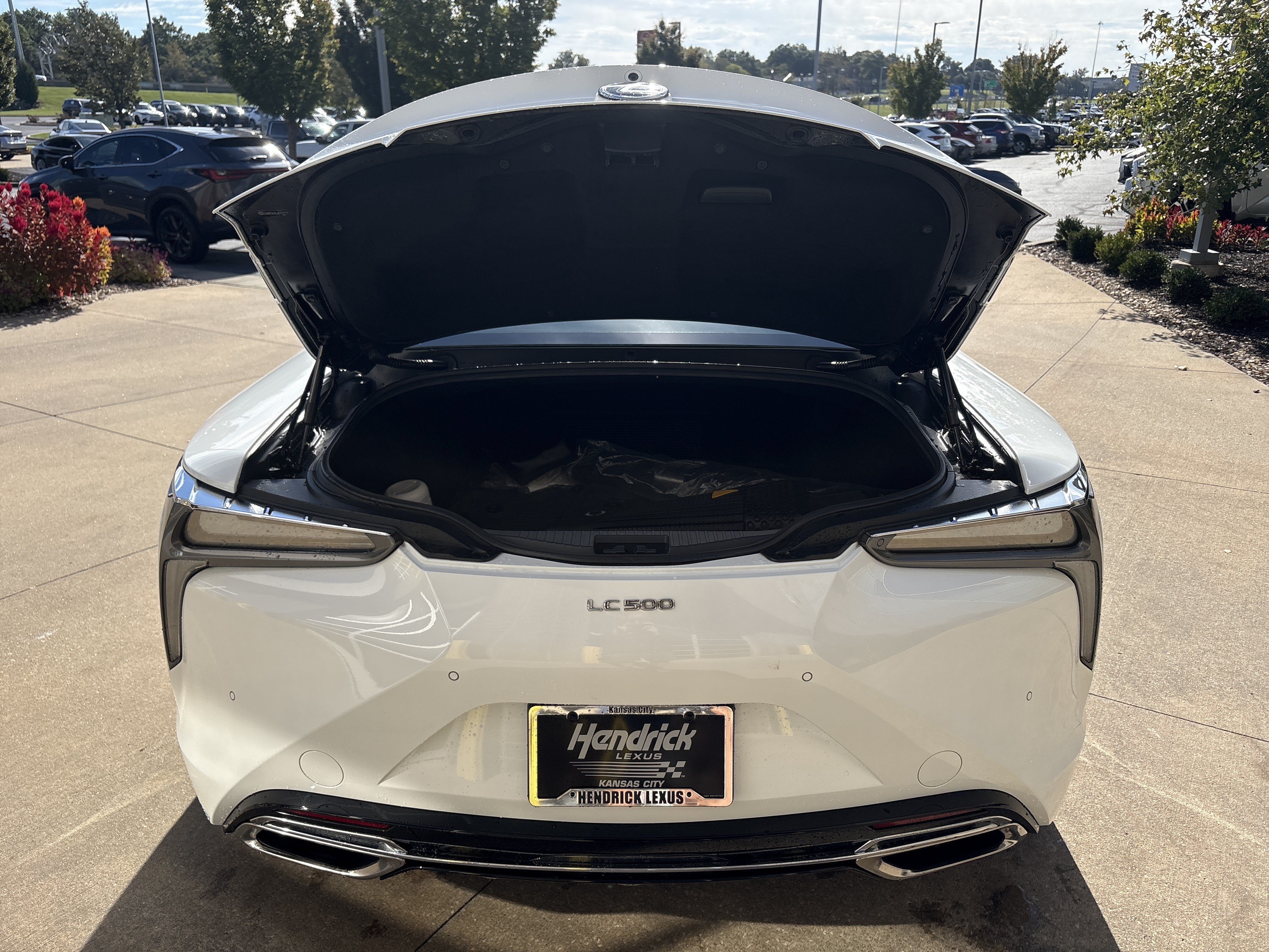 Used 2018 Lexus LC 500 Coupe w/ Performance Package RWD image 31
