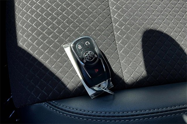 Used 2022 Buick Encore Preferred w/ Safety Package image 34