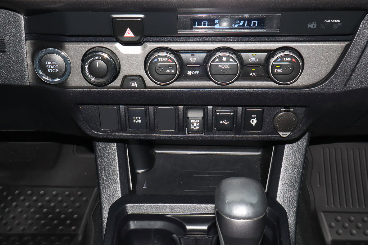 Used 2022 Toyota Tacoma TRD Off-Road image 11