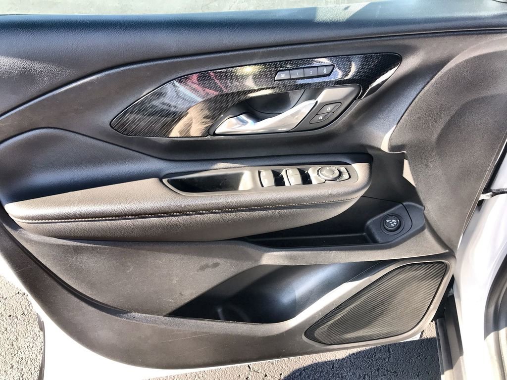 Used 2023 GMC Terrain AT4 image 13