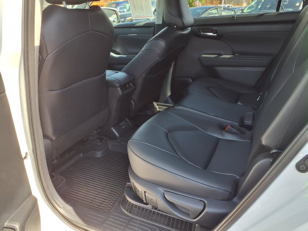 Certified 2026 Toyota Highlander XLE AWD/4WD image 23