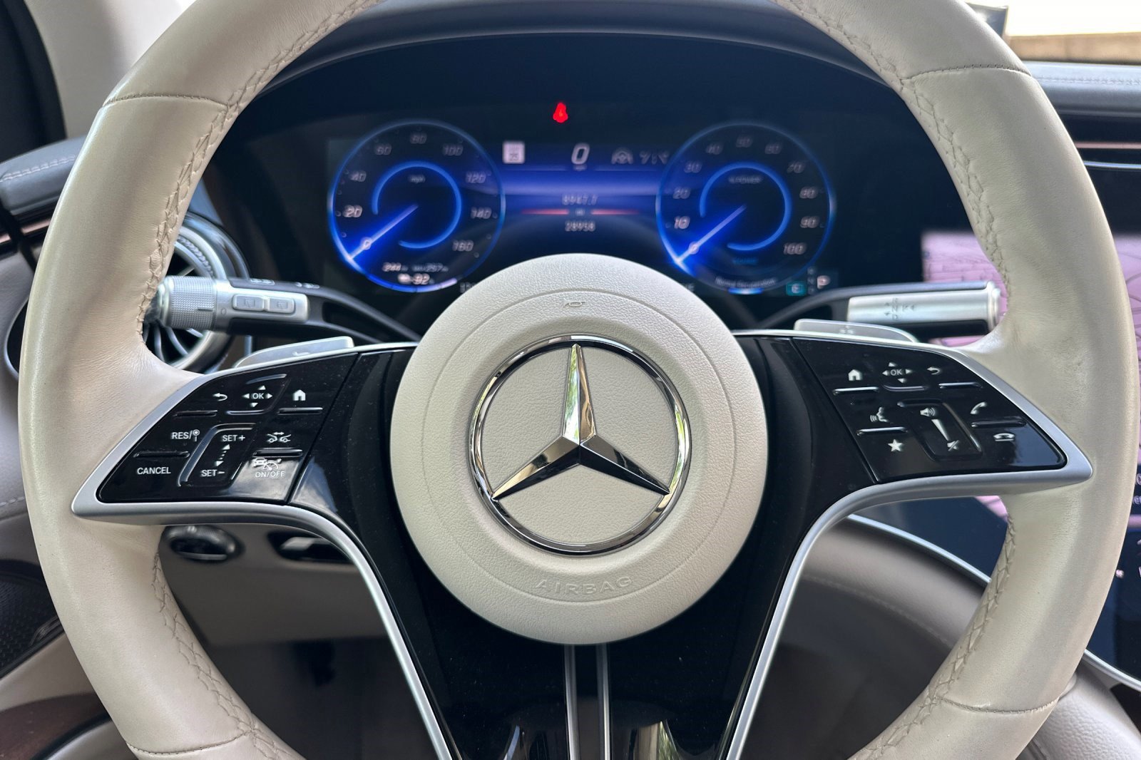 Used 2023 Mercedes-Benz EQS 580 4MATIC SUV image 18